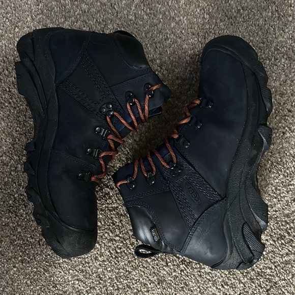 COPY - Men’s Keen Pyrenees Boots - Picture 2 of 9